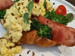 -HIGH FIVE哈福手工汉堡(桂林路店)