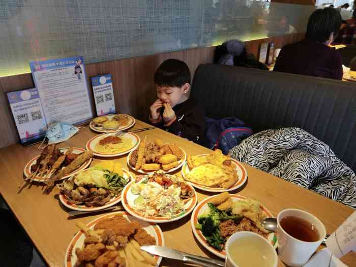 5真是超值啊,成人也有优惠59,小时候我记得更爱吃好伦哥,现在