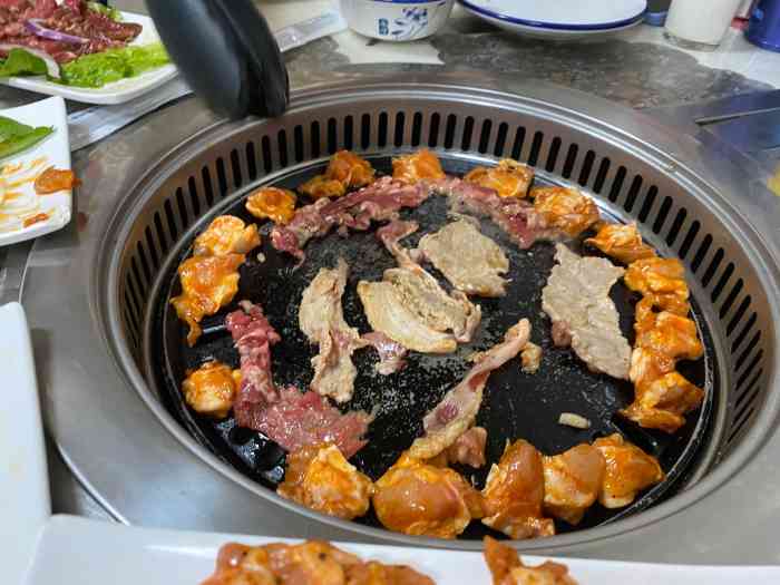 盆钵满东北地炉烤肉珠江路店