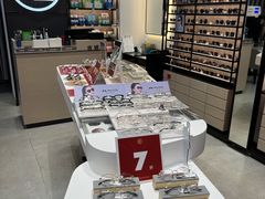 -博士眼镜集团石人工眼镜(虹口万泰店)
