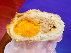 咸蛋黄鲜肉月饼-白玉兰食品(甜云店)
