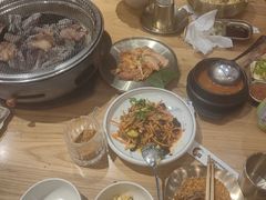 -青瓦餐厅·生鱼片·韩园烤肉(西塔店)