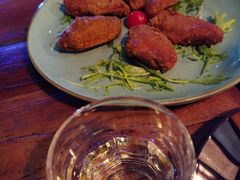 -SISTERS BAR RESTAURANT川意酒馆(嘉善老市H楼店)