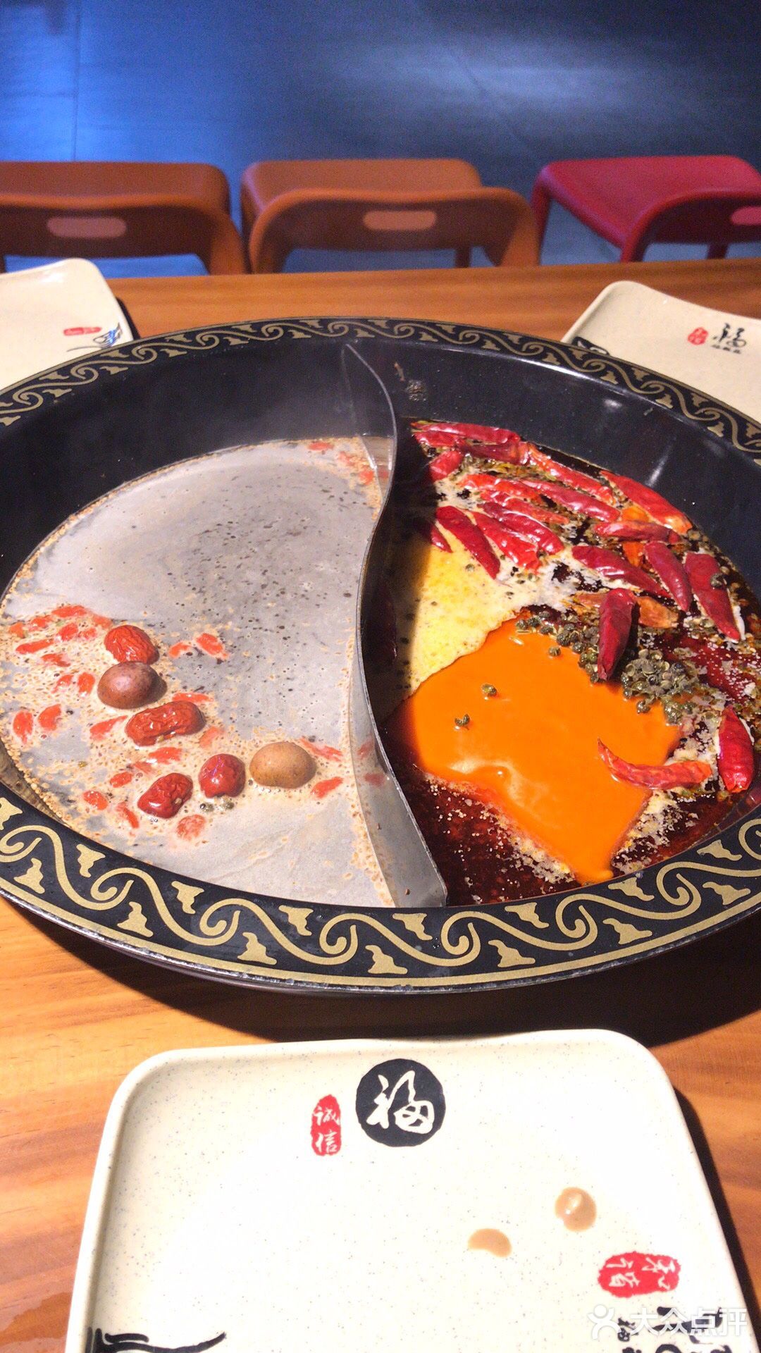 尤其是小料很齐全,最近冬天都去这边吃的火锅