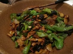 -丹江口渔村·湘味厨房(桃园店)
