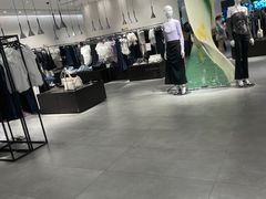 -URBAN REVIVO(七宝领展广场店)
