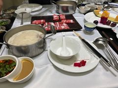 -红鼎豆捞·非遗鲍皇汤火锅(宝丰路店)