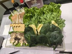 -红鼎豆捞·非遗鲍皇汤火锅(宝丰路店)