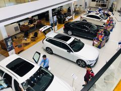 -杭州中沃沃尔沃4S店(滨江区店)