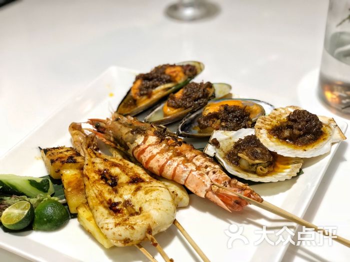 炭烧沙爹海鲜拼盘