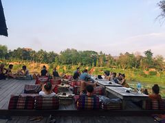 -乌托邦酒吧和餐厅