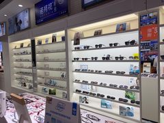 -诺柯视眼镜-蔡司依视路官方工厂店(淞南一店)