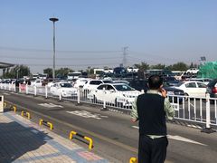 -辽河服务区-停车场