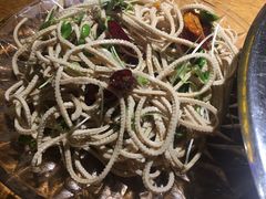 香椿苗拌豆腐丝-谢蟹浓·肉蟹煲(新奥店)