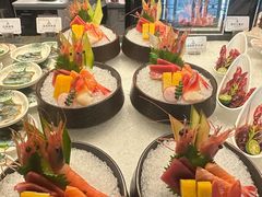 -雍容荟帝王蟹活龙虾展台自助(IFS黑金店)
