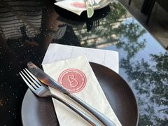 -BOURBON 玻本美式餐厅酒吧(虹桥新天地店)