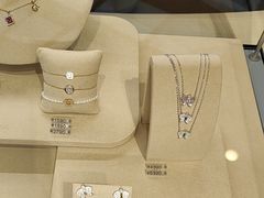 -HEFANG Jewelry何方珠宝(三里屯太古里店)