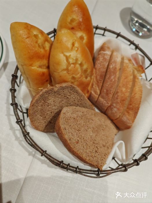 Wolfgang’s Steakhouse 沃夫冈牛排馆(上海白玉兰广场店)美式餐前面包图片