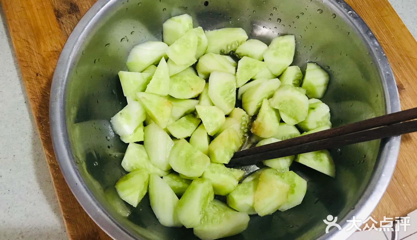 手残党也可以自己做早餐系列之凉拌黄瓜