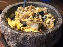 热石烹牛肝菌-雀舞云南菜(乐客城店)