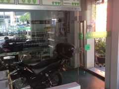 -蜂鸟快修喷漆钣喷汽修旗舰工厂(军工路店)