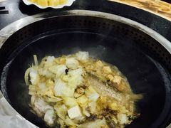 -粘豆包柴火铁锅炖