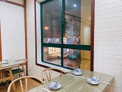 靠窗位-哈尔滨春饼(朝山街店)