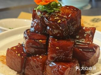 很多地方都有烧烤，齐齐哈尔烧烤、内蒙羊肉串、新疆羊肉