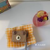 充满岁月斑驳的痕迹，没有电梯