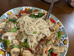-歹歹的加个面过油肉拌面