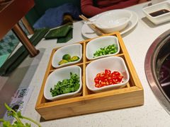 -粤小煲鲜汤猪肚鸡(丹尼斯二天地店)