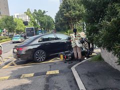 -浙江星杭奔驰4S店(海创园店)