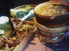 -彩云天云南餐厅
