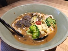 手切酸菜牛腱子面-陳八两面家(滨江天街店)