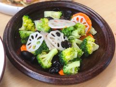 -关东小磨东北菜(上海长风大悦城店)
