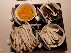 -老房老舍重庆火锅(假日城市店)