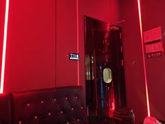 -唯爱KTV聚会餐厅(仙林东城汇店)