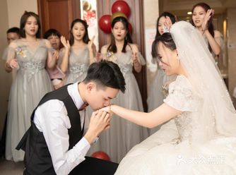 新娘说  初始只作乍见之欢，日后惊于久初不厌
