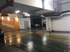 -龙湖虹桥天街-停车场