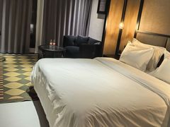 -万泊酒店(长沙五一广场国金中心店)