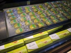 抹茶绿豆糕-鲍师傅糕点(江苏路店)