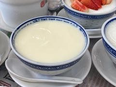 -周大娘牛乳(旧寨古村总店)
