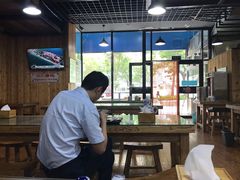 -陇上全荟兰州传统牛肉面(延吉路店)