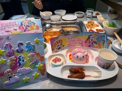 -海底捞火锅(新松江路生日主题店)