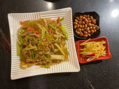 芹菜炒粉条-燕青小馆(东园大厦店)