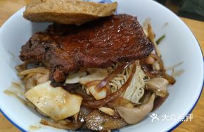 Pork Cutlet, Kidney, and Shrimp Noodles