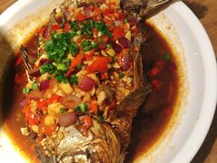 香煎鲫鱼-费大厨辣椒炒肉(万家丽一店)