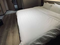 -雅宜酒店(广州黄埔大沙东地铁站店)