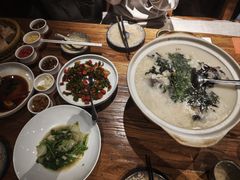 大砂锅炖鱼头汤-丹江渔村(首都机场店)