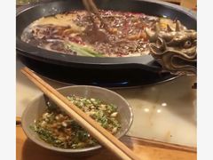 -黄潇洒老火锅(九眼桥宏济巷店)